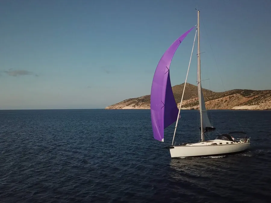 Sous voiles